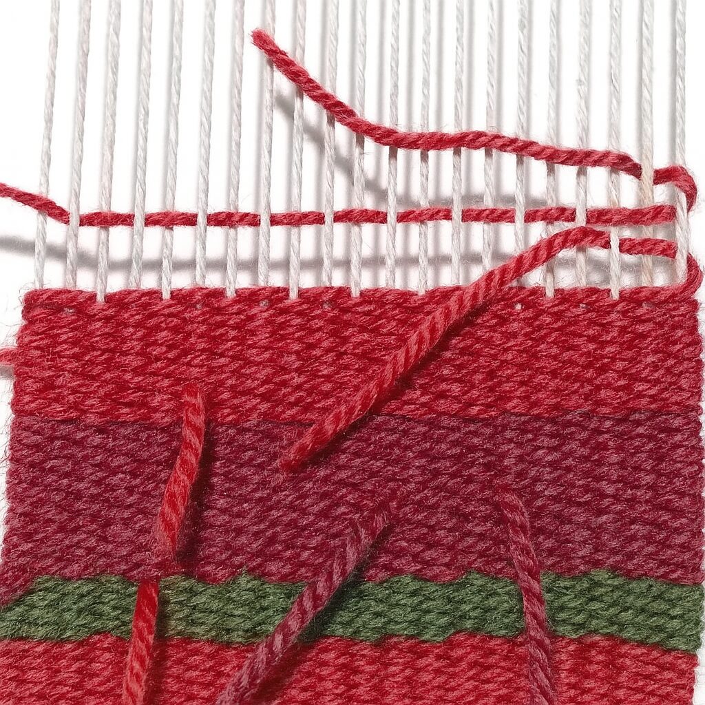 Como (e por quê!) Você deve arrematar as pontas do fio de trama